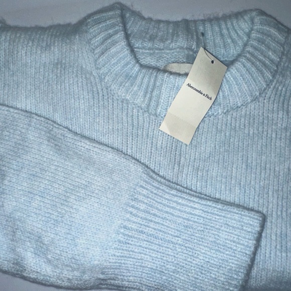 Abercrombie & Fitch Light Blue Sweater - Picture 2 of 2
